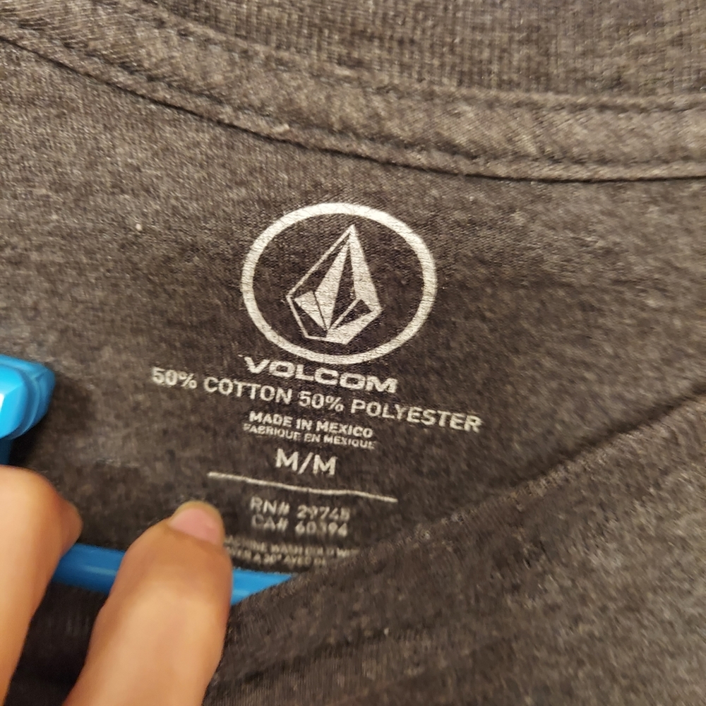Volcom tshirt - Picture 2 of 3